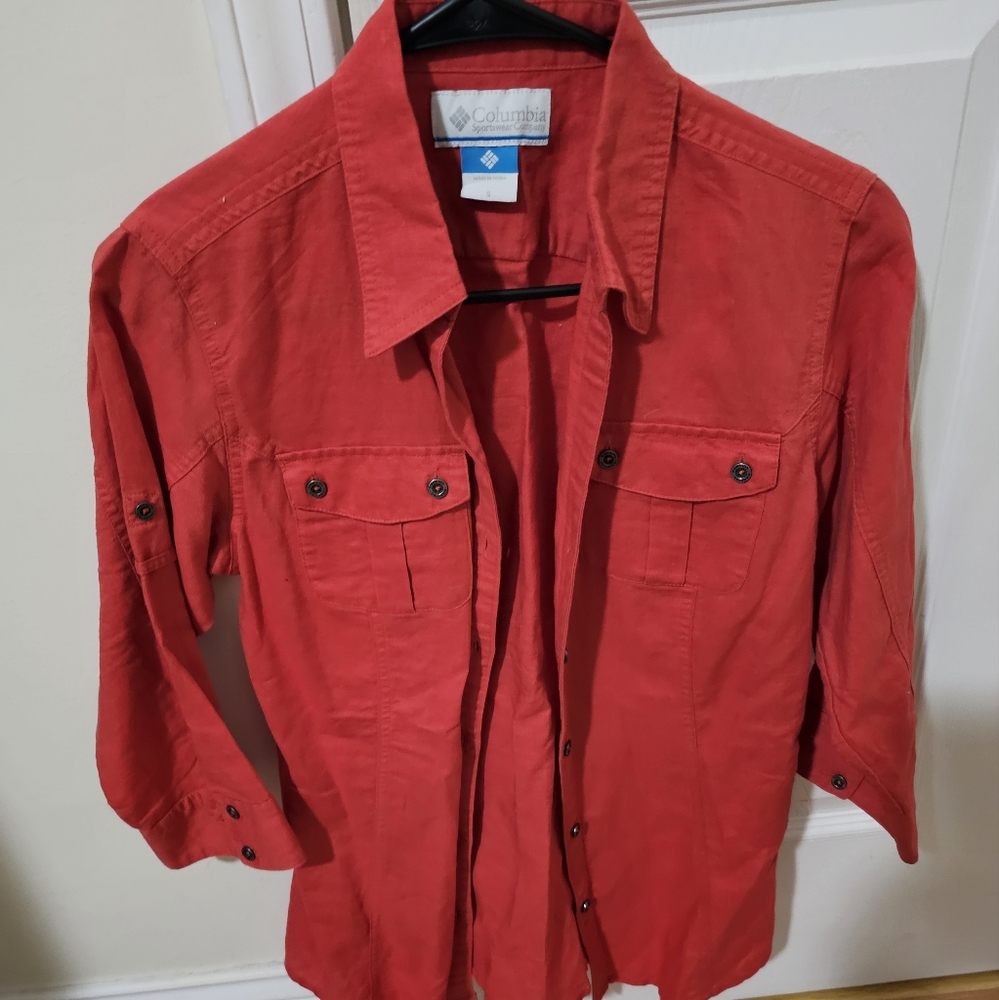 Womens Columbia Pink button up short size Small